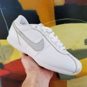 Womens Nike Shoes - size 7